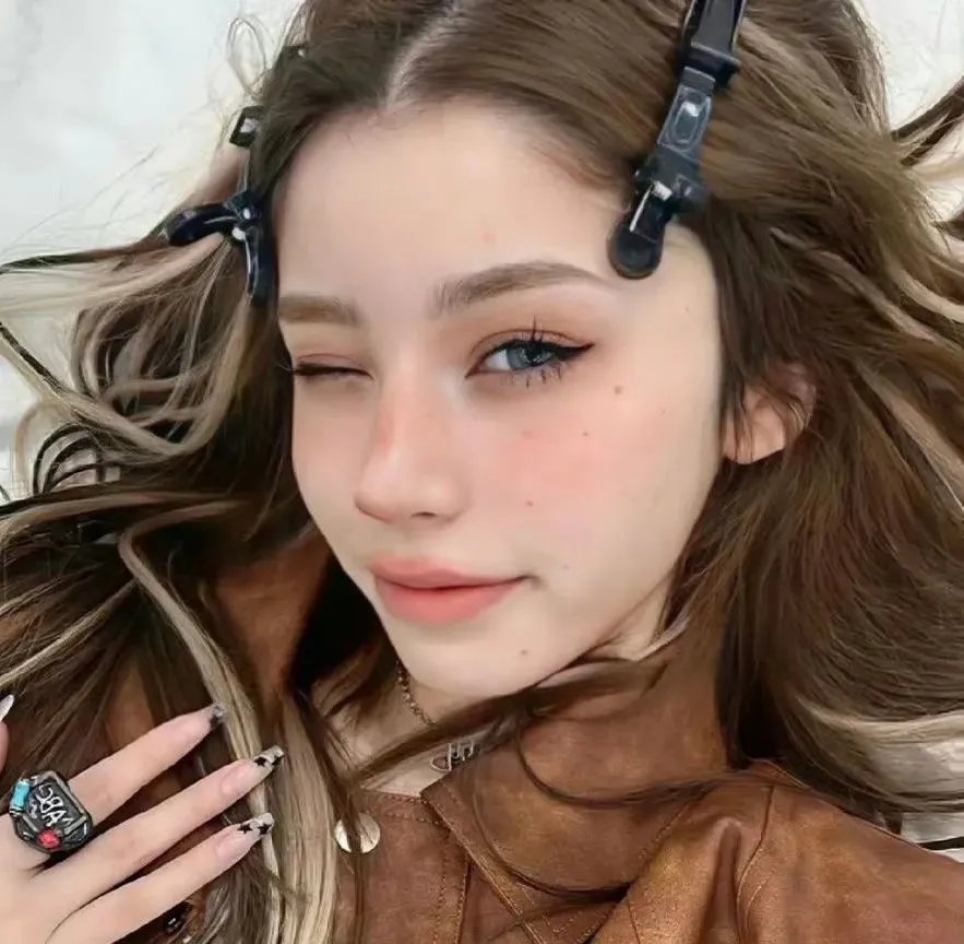 蕾哈娜内衣秀